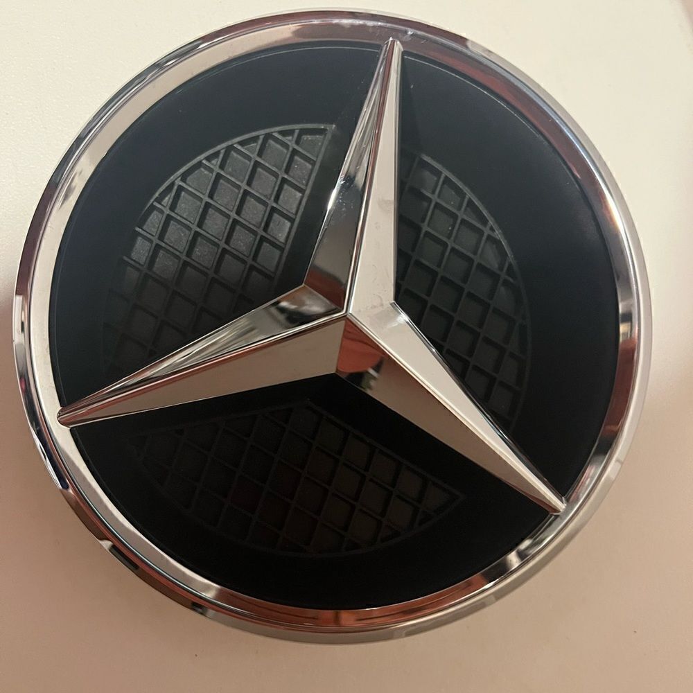 mercedes’ benz center piece or ashtray or decoration center cap